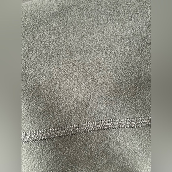 Aritzia Golden BUTTER Infinite Hi-Rise Legging - Picture 8 of 8